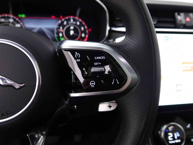 JAGUAR_JAGUAR_F_PACE_2547357_22.jpg