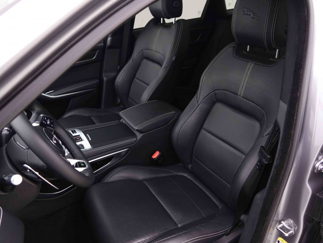 JAGUAR_JAGUAR_F_PACE_2547357_8.jpg