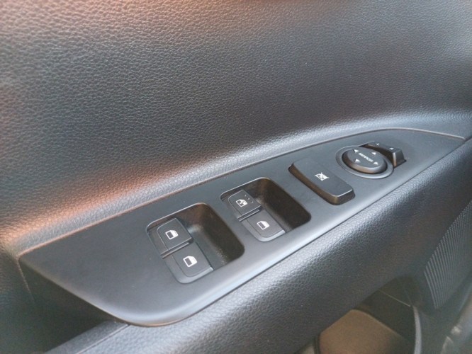 KIA_KIA_STONIC_FR2300745_17.jpg