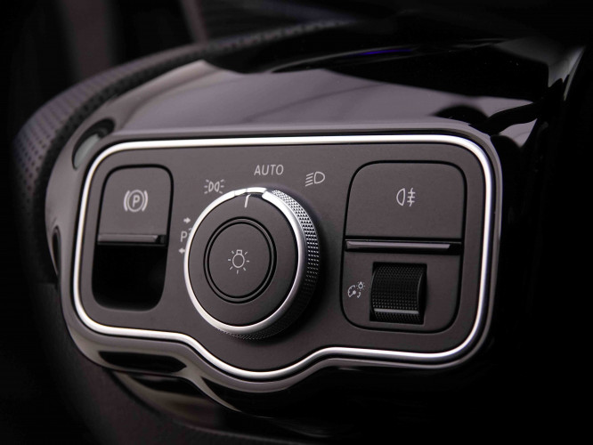 MERCEDES_MERCEDES_AKLASSE_2548340_11.jpg