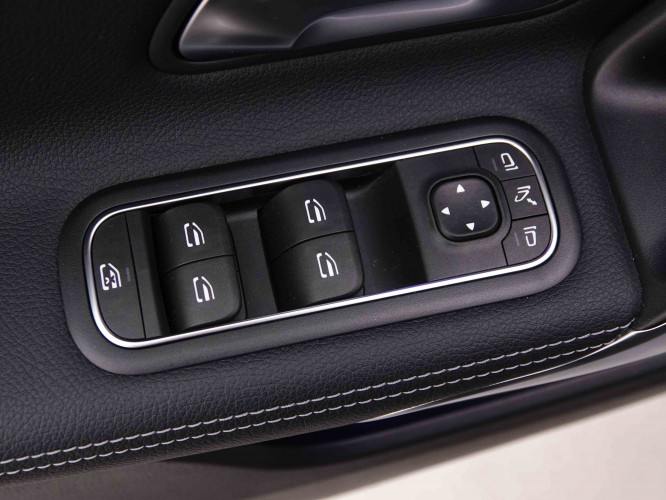 MERCEDES_MERCEDES_AKLASSE_2548340_22.jpg