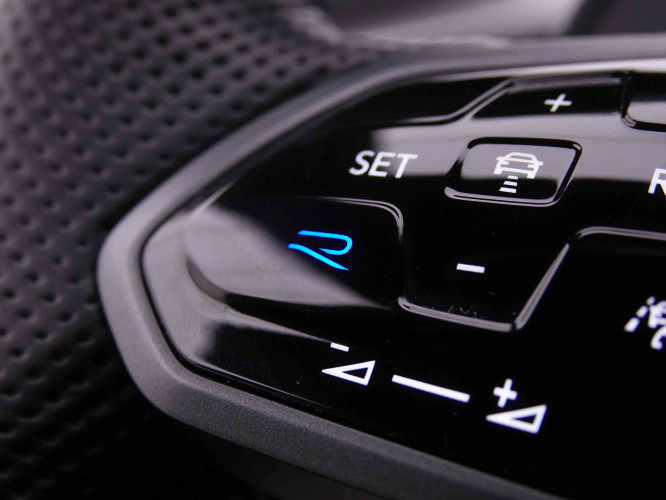 VOLKSWAGEN_VOLKSWAGEN_ARTEON_2548207_25.jpg