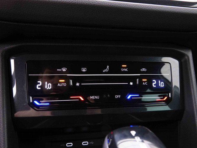VOLKSWAGEN_VOLKSWAGEN_TIGUAN_2548383_15.jpg