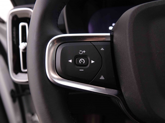 VOLVO_VOLVO_C40_2548688_18.jpg
