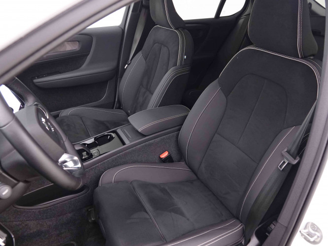 VOLVO_VOLVO_C40_2548688_7.jpg